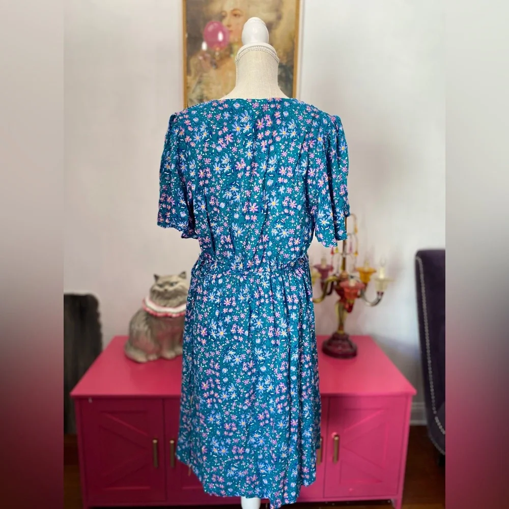 ❌SOLD❌DRAPER JAMES LARGE WRAP DRESS FLORAL BLUE PINK POCKETS - Picture 4 of 5